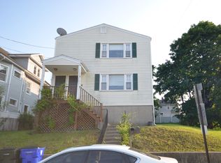 28 Riverside Dr, Fairfield, CT 06824