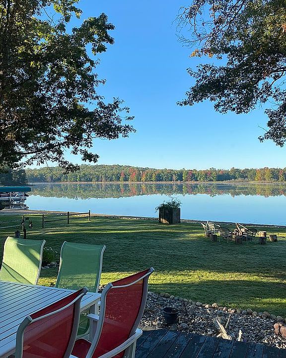 1st image of 5850 Twin Lakes Ct