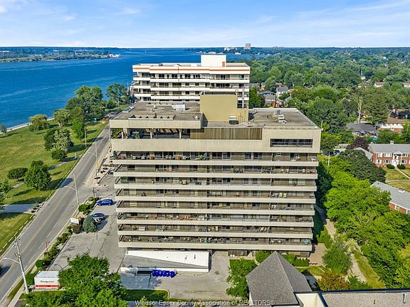 3rd image of 5125 Riverside Dr E #202