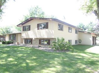 1011 E Fowler St, Prairie Du Chien, WI 53821