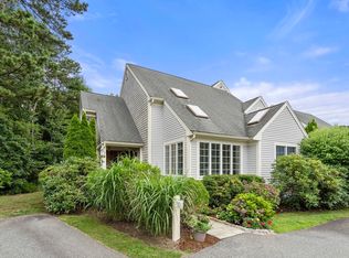 64 Gold Leaf Ln UNIT 64, Mashpee, MA 02649
