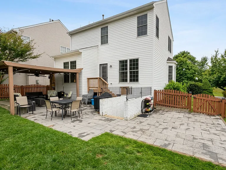 11159 Pond Fountain Ct — Photo 4