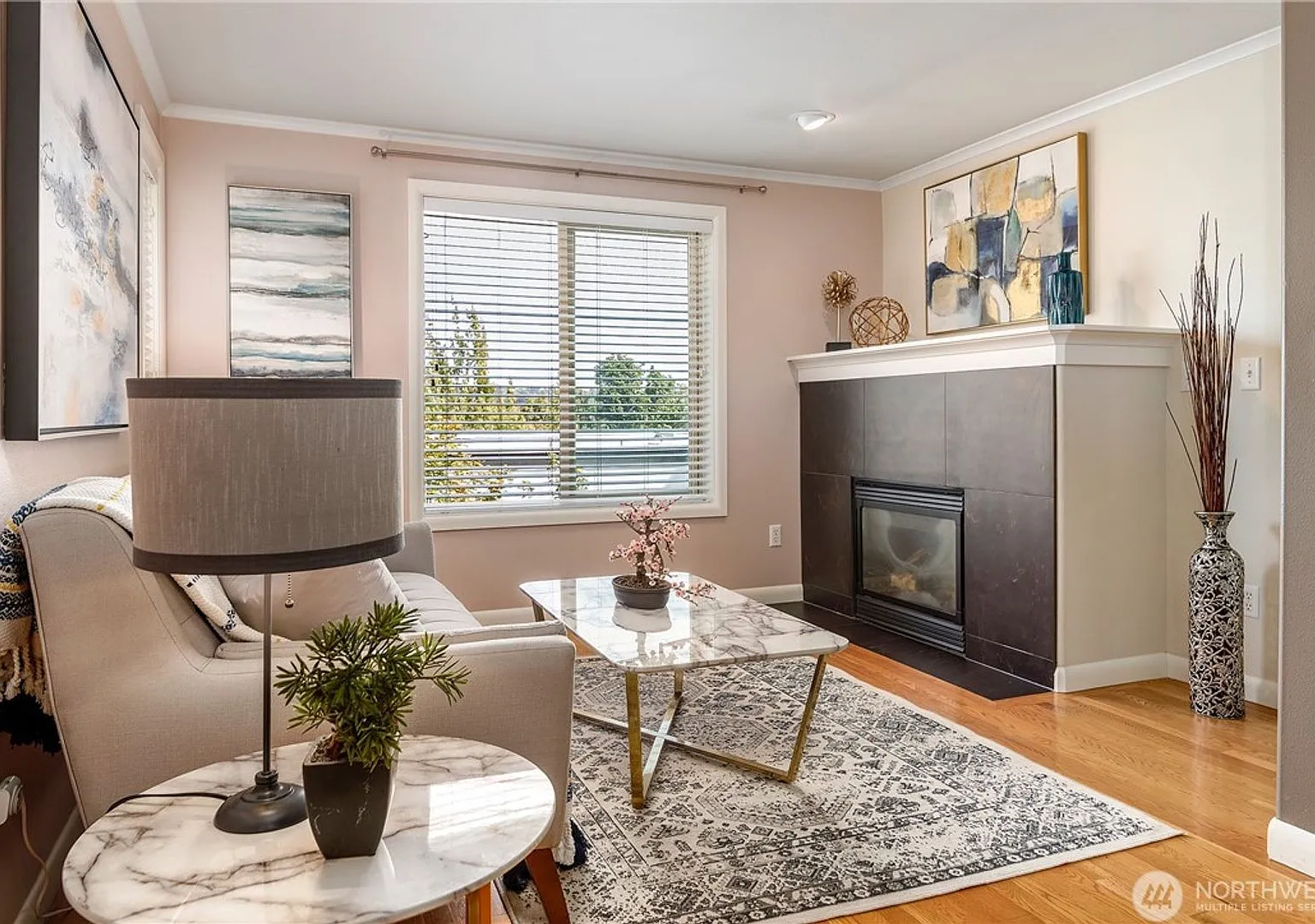 Beautiful Views, 5 Piece Bath, Private Patio, Deck, Garage in this 3bedroom Townhome! — Photo 4