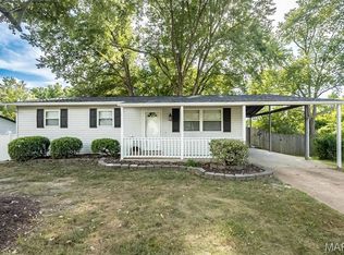 513 Harvest Dr, Saint Charles, MO 63304