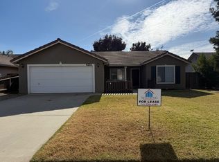 4231 E Paradise Ave, Visalia, CA 93292