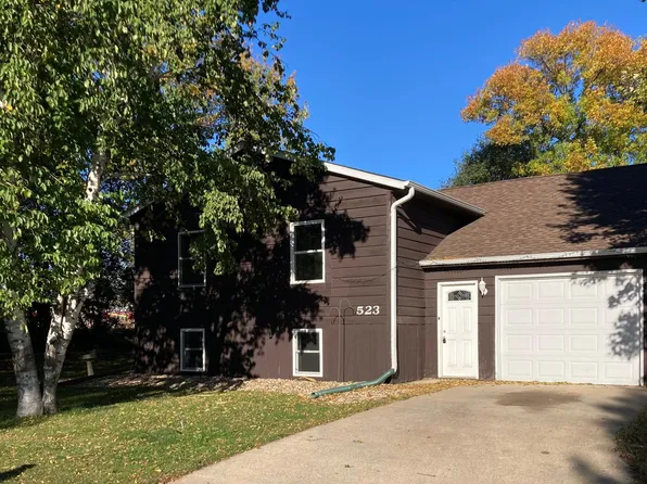 523 River Bluff Dr, Windom, MN 56101