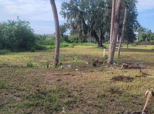 1 Inglewood Dr, Gibsonton, FL 33534