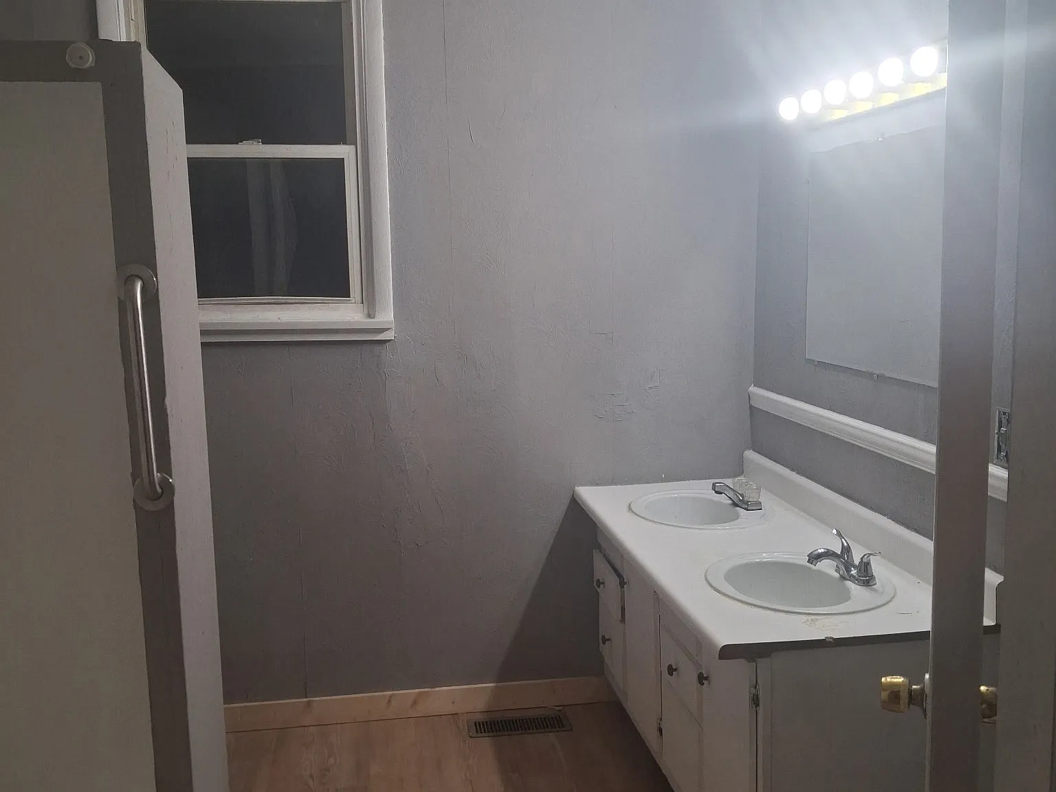 3 bed, $1,300 — Photo 4