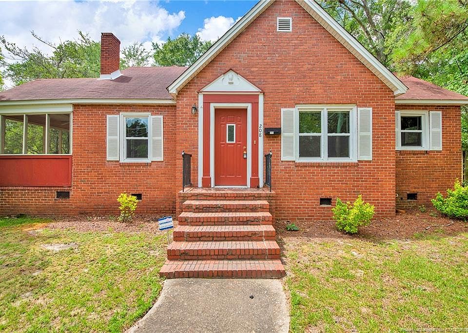 1st image of 208 Sherman Dr