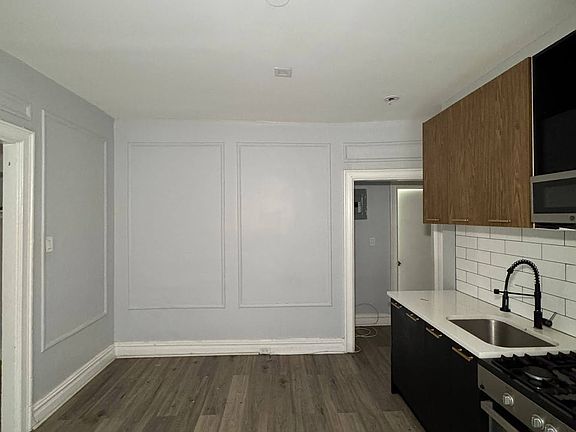 2nd image of 3139 Kennedy Blvd #2