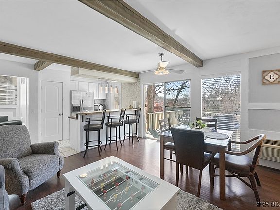 3rd image of 424 Duenke Dr #424