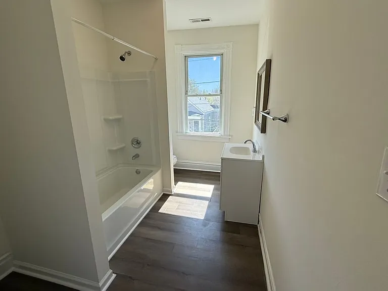 1729 Porter St — Photo 15