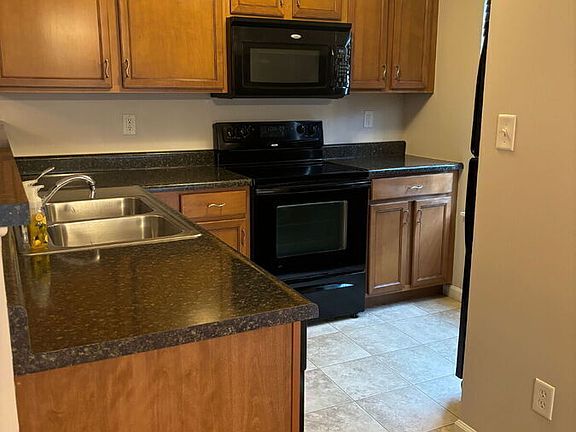 3rd image of 2490 Lampong Dr APT 100D