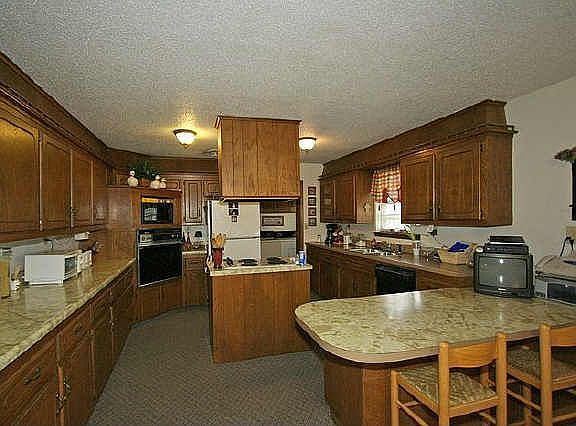 5th image of 8411 S 161st West Ave