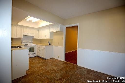 5th image of 443 Pilgrim Dr