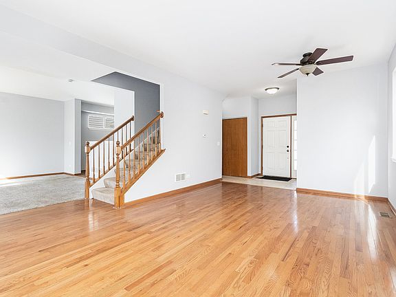2nd image of 3018 Nantucket Dr