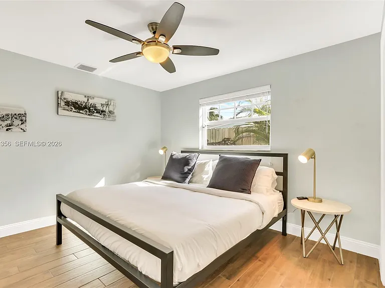 5800 NE 15th Ave — Photo 14