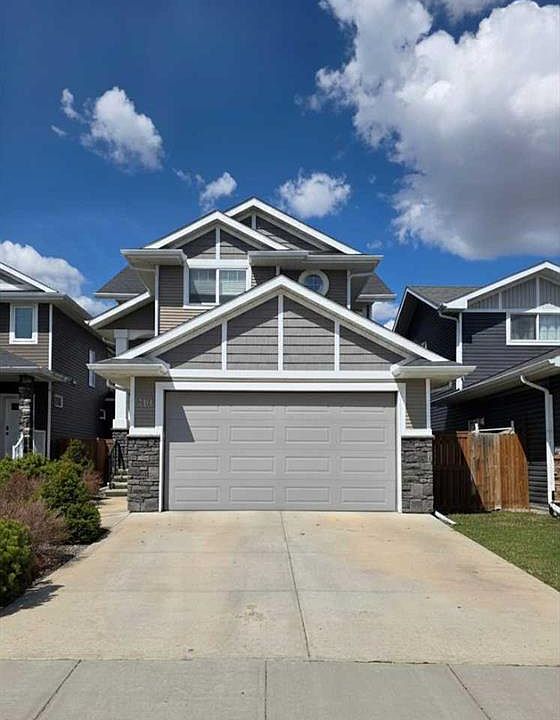 1st image of 210 SE Viscount Dr