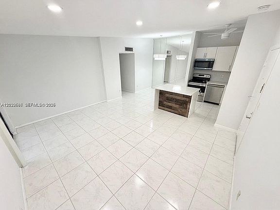 3rd image of 7857 Ashmont Cir #213