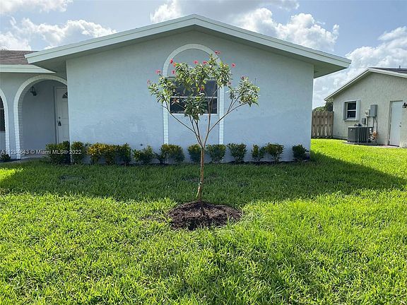 3rd image of 810 NW 79th Ave #810