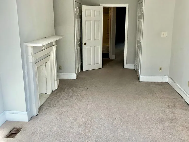 110 E Preston St — Photo 2