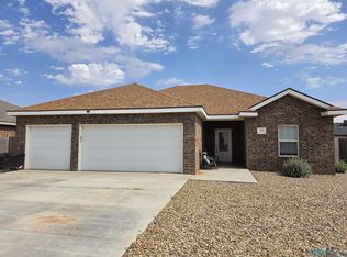 208 Nonpareil Ln, Clovis, NM 88101
