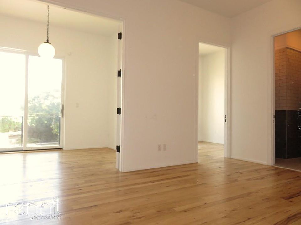 1st image of 212 Evergreen Ave #2