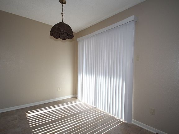 4th image of 3903 Hereford Ln APT B