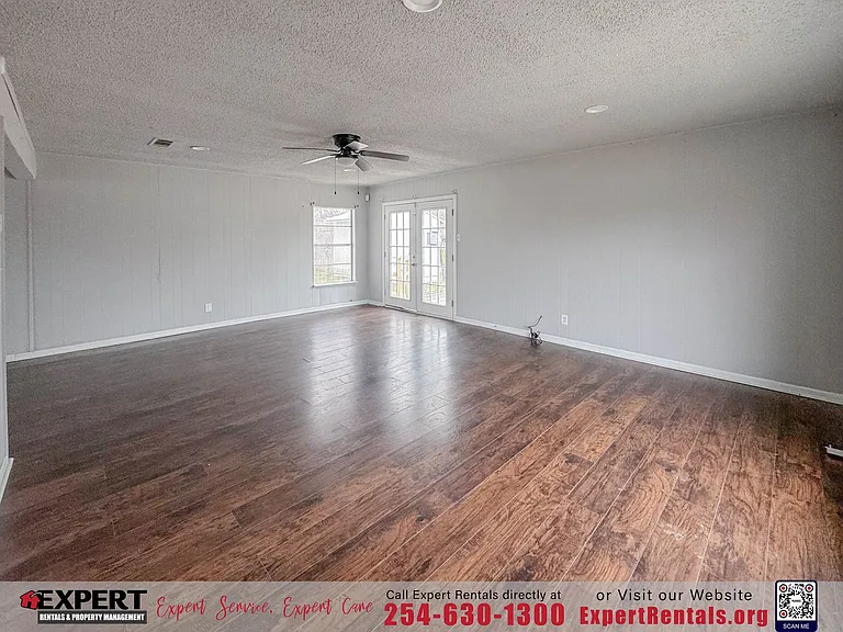 808 Carmen St — Photo 4