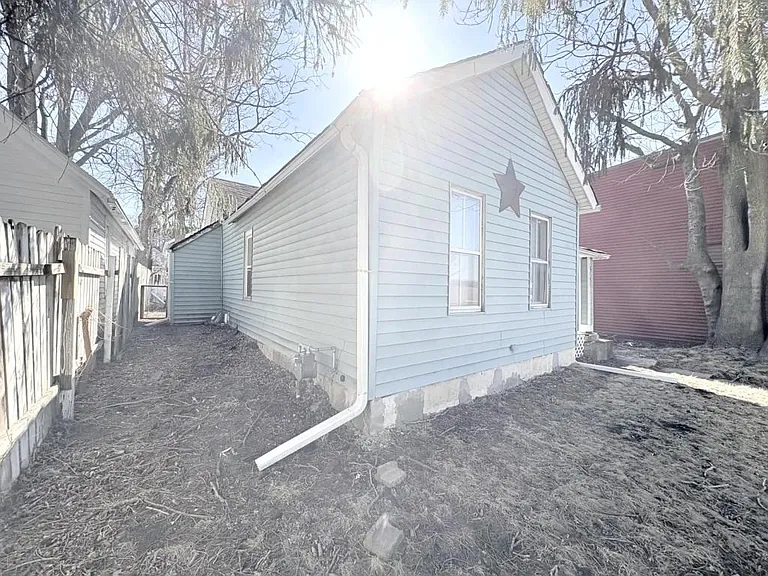 2708 7th Ave — Photo 8