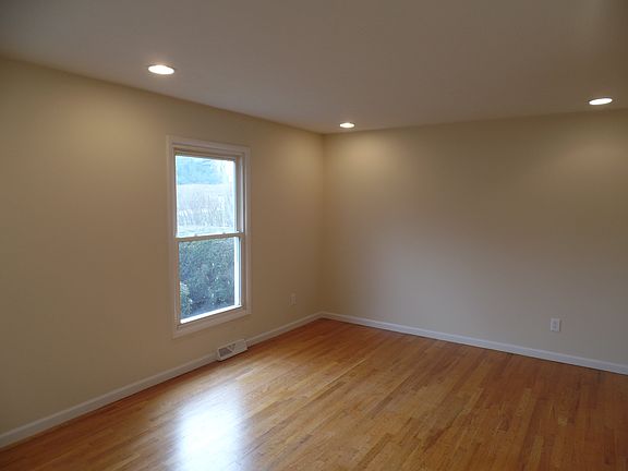 3rd image of 8498 Vera Dr