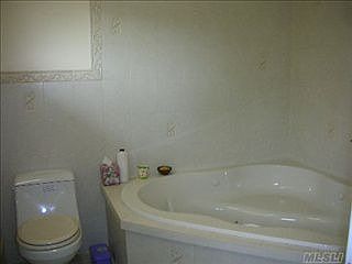 5th image of 16A Sunnyside Blvd
