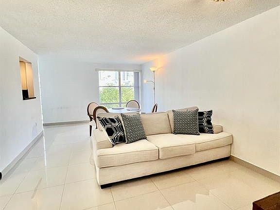 5th image of 17570 Atlantic Blvd APT 416