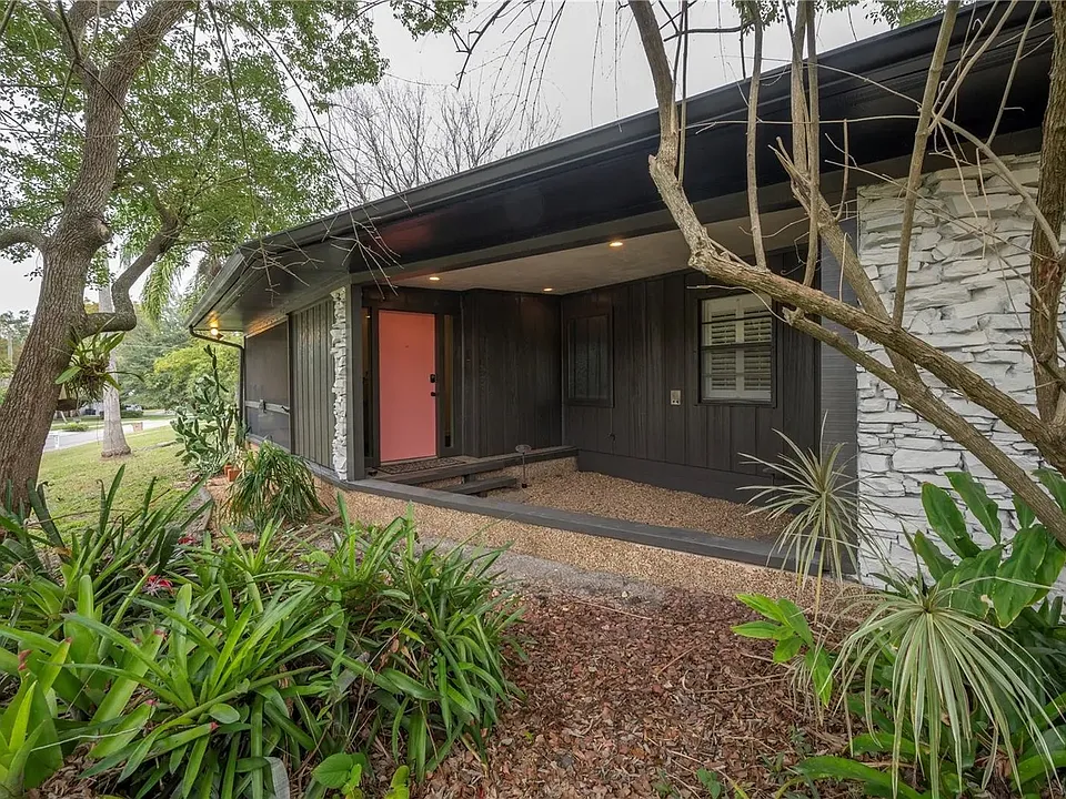 234 S Riverhills Dr