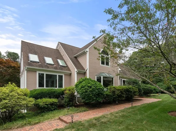 76 Ellisville Grn, Plymouth, MA 02360