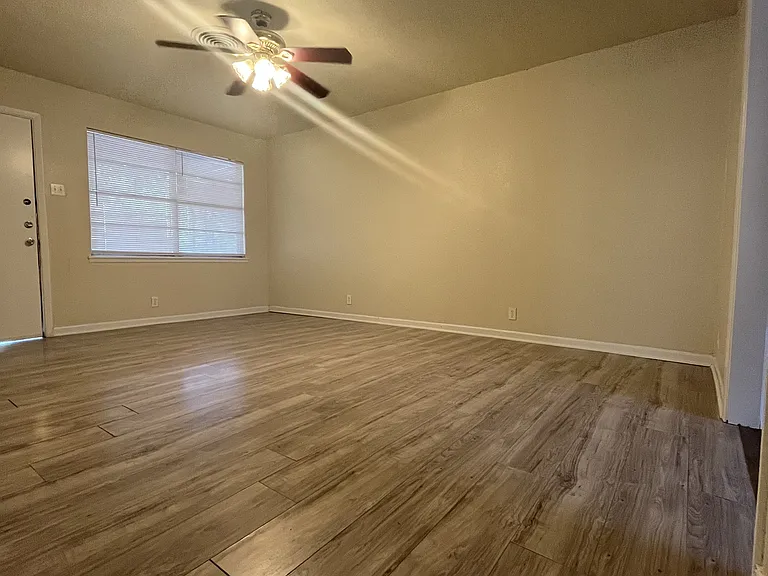 1710 Avalon Rd — Photo 3
