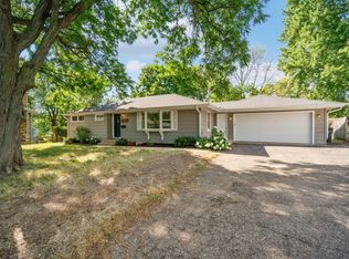8827 Penn Lake Cir, Bloomington, MN 55431