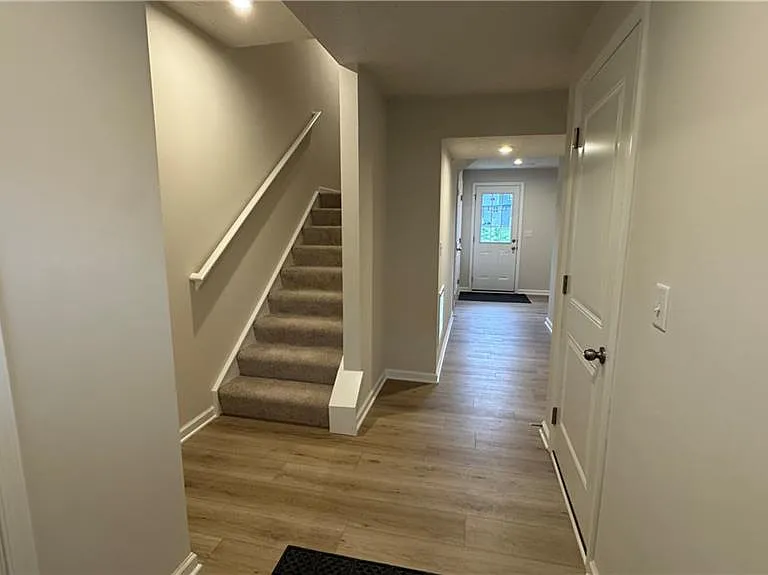4034 Hemlock Ct — Photo 3