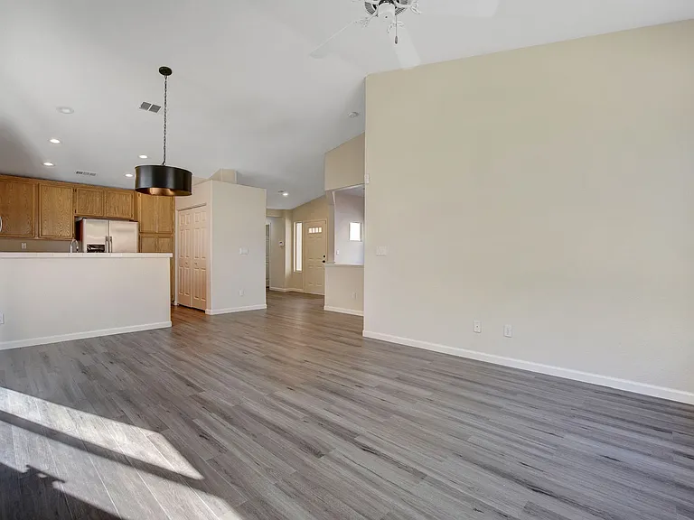 7616 Vista Hills Dr — Photo 12