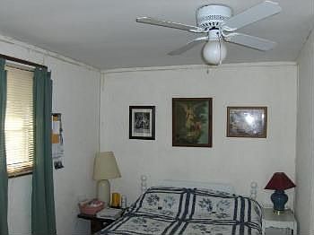 5th image of 221 Sunset Dr