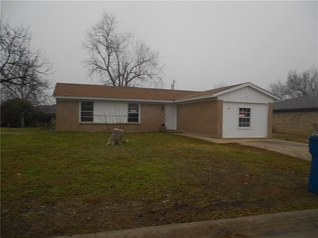 1st image of 109 Lorie St