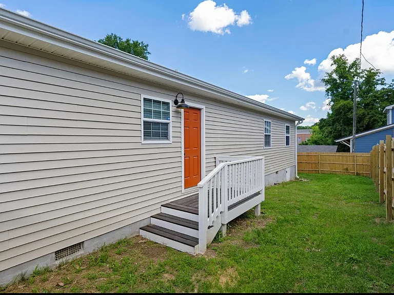 1003 Linwood Ave — Photo 11