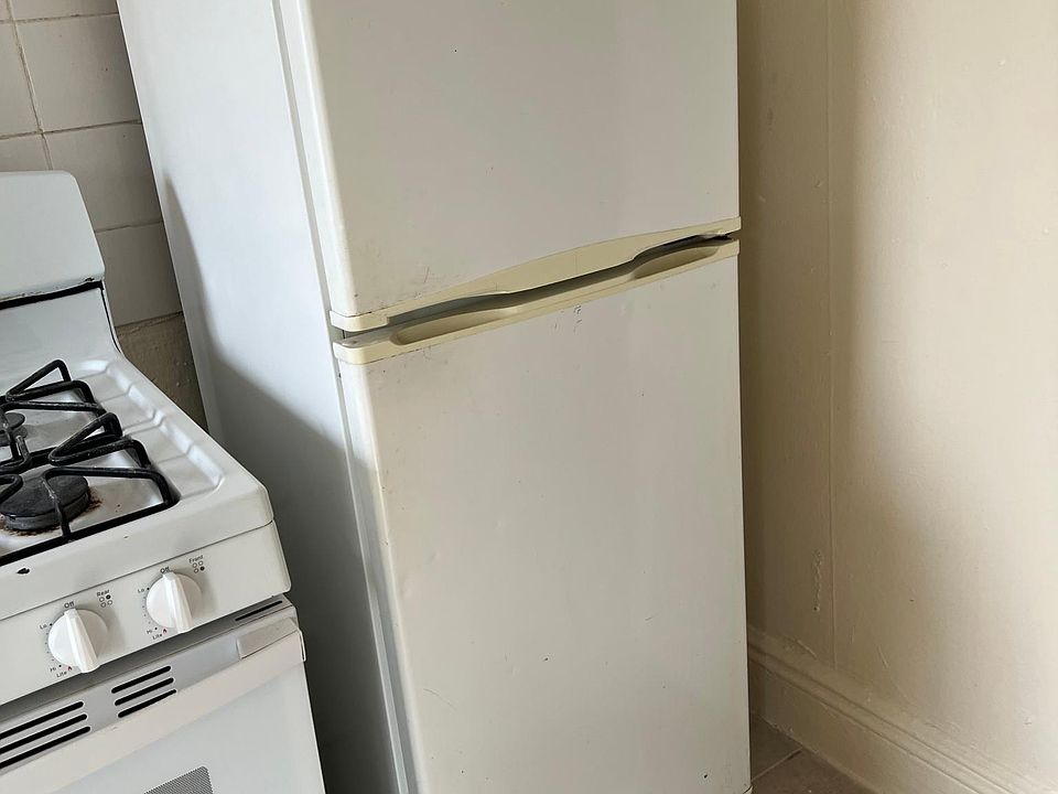 2nd image of 82 Essex St