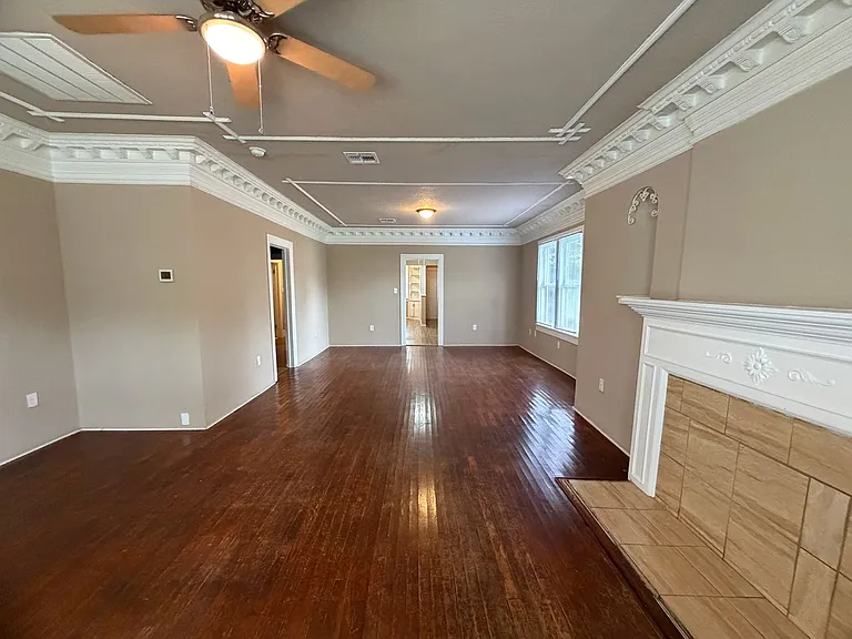 1402 E Highland Blvd — Photo 6