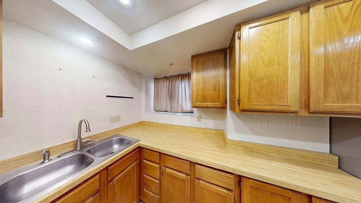 2 bed, 2.0 bath, 1096 sqft, $1,599 — Photo 4