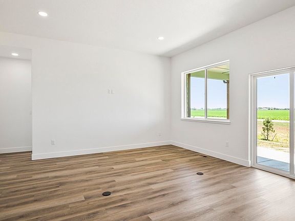 5th image of 448 Cache Ave