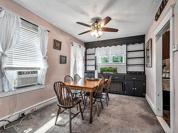 5th image of 7324 Rockwell Ave