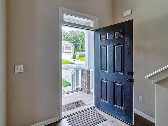 3rd image of 715 Soldier Gray Ln