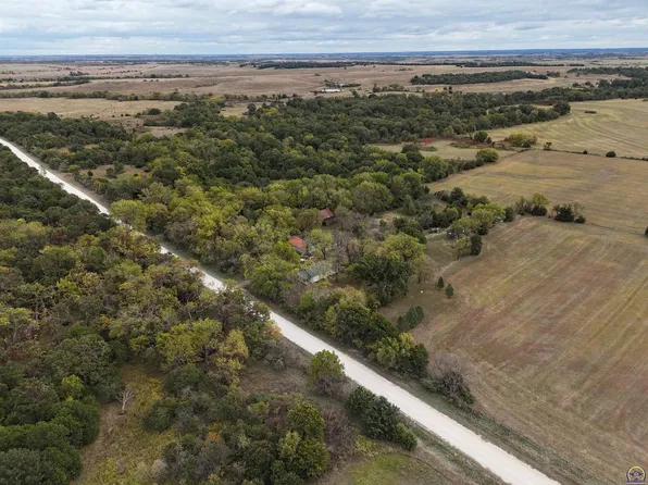 1209 60th Rd, Yates Center, KS 66783