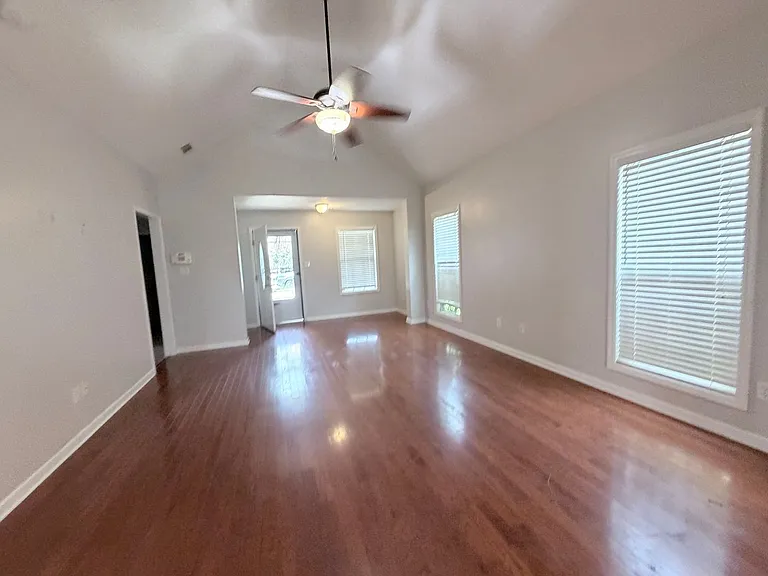 1074 Grove Landing Ln — Photo 7